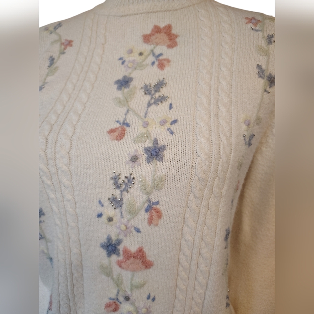 vtg embroidered floral cottagecore sweater - Picture 2 of 4